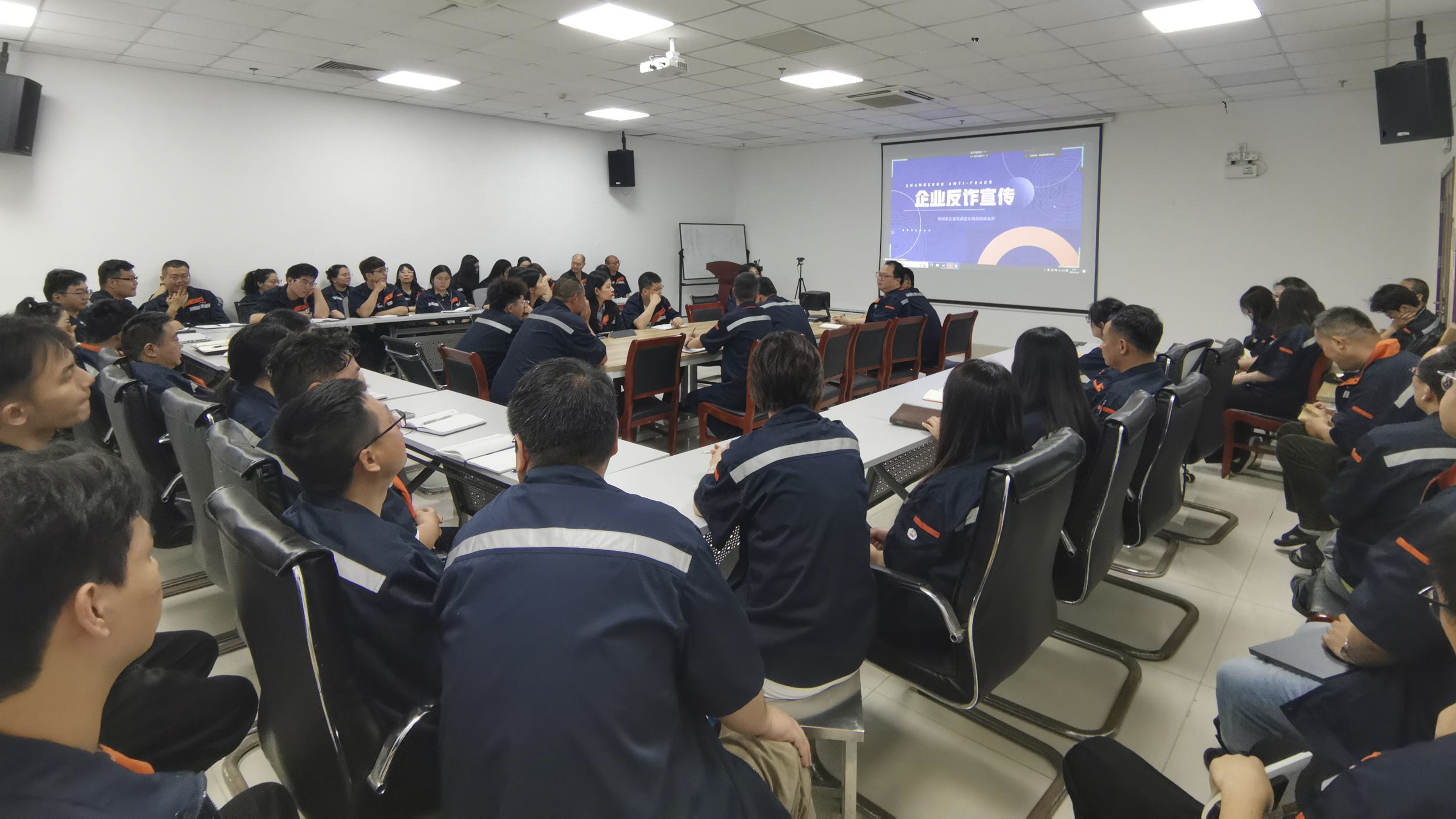 新能源.jpg 新能源.jpg